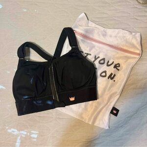 SHEFIT Black Sports Bra - Medium